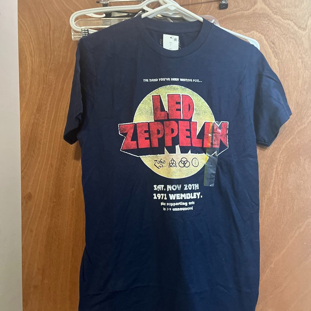 Men's size L Led Zepplin Shirt NWT